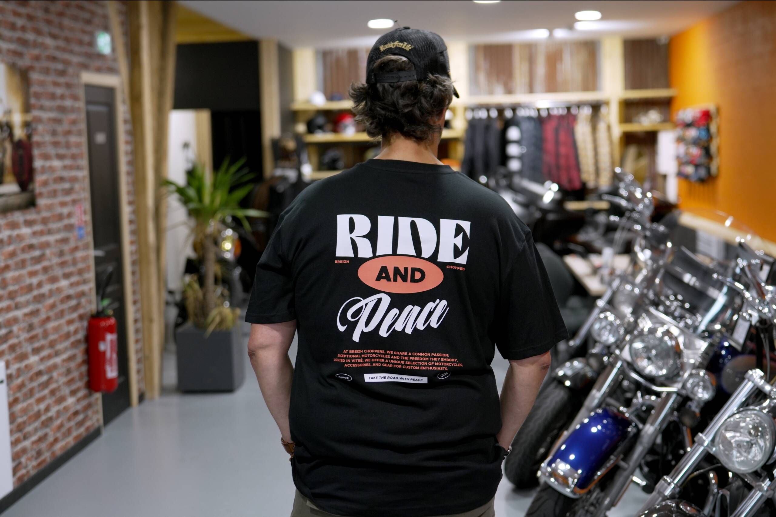 TEE SHIRT RIDE & PEACE RHINO NOIR